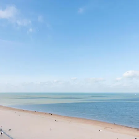 In Belgium With Sea Views דירה
